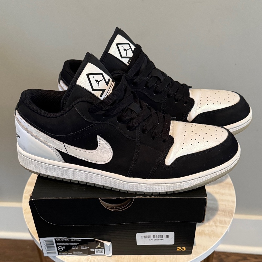 Nike Jordan 1 Low Diamond Black and White Metallic